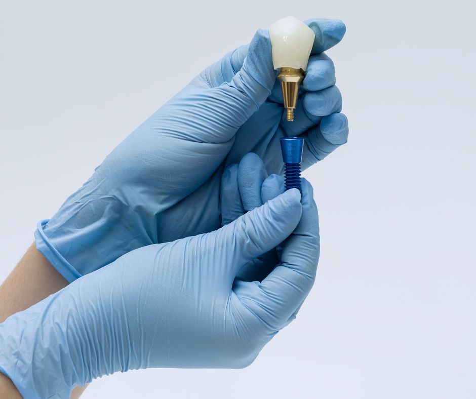 implant dental de titani